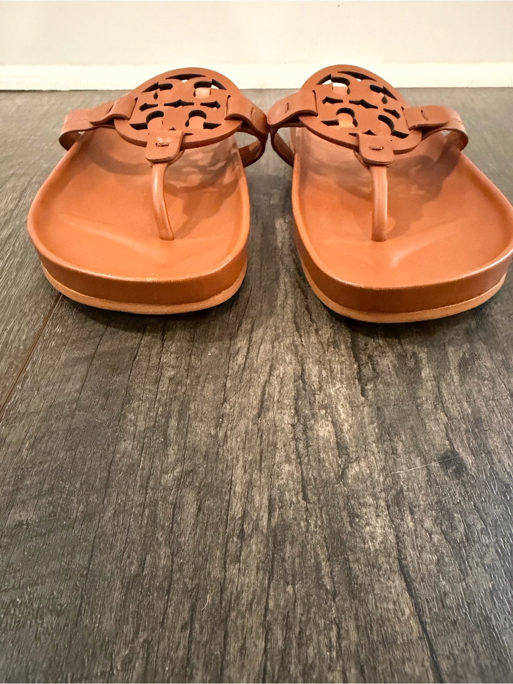 Tory Burch Leather Logo Thong Sandals in Cognac Brown - Picture 4 of 6